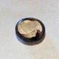 Mobile Preview: Echter Stern-Saphir im Cabochon-Schliff geschliffen mit 5,88 ct Gewicht, schwarzer Stein mit spektakulärem goldbraunen Stern - 11,47 x 9,57 x 4,40 mm