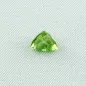 Mobile Preview: Echter grüner Peridot 2,84 ct Edelstein​ online kaufen! Ein grüner Heilstein mit vielen Eigenschaften. Echte Edelsteine mit Zertifikat online kaufen!