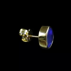 Ein wunderschöner 18 k (750) Gelbgold Herren Ohrring mit Top Gem Black Crystal Opal - Jetzt online Ohrschmuck kaufen für Herren.