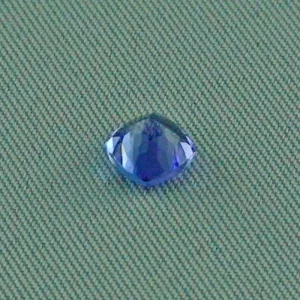 Echter blauer AAA Tansanit der Spitzenklasse mit 1,05 ct - Echte Edelsteine online kaufen bei der Opal-Schmiede! Brilliant für Schmuckherstellung