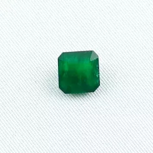 grüner 2,16 ct Smaragd im Emerald Schliff - 8,18 x 8,00 x 4,55 mm - Perfekt für Smaragd-Schmuck geeignet! - Echte Edelsteine mit Zertifikat online kaufen!