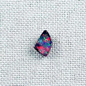 Regenbogen Opal 7,62 x 5,71 x 2,93 mm - 1,23 ct Boulder Opal aus Australien - Opal mit Zertifikat online kaufen - Edelstein von der Opal-Schmiede-3