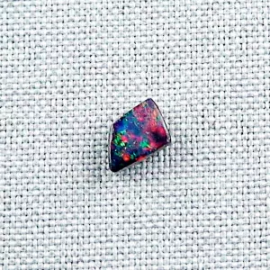Regenbogen Opal 7,62 x 5,71 x 2,93 mm - 1,23 ct Boulder Opal aus Australien - Opal mit Zertifikat online kaufen - Edelstein von der Opal-Schmiede-6