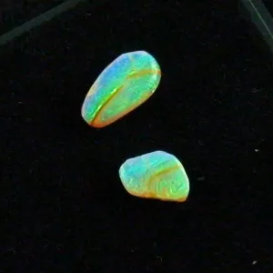 2x echte farbenfrohe Crystal Opale 0,74 ct 9,44 x 4,95 x 2,26 mm u. 0,64 ct 6,66 x 4,80 x 2,95 mm | Opal Online Shop | Opale online kaufen | Edelstein online kaufen | Deutscher Opal Shop mit Zertifikat!