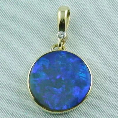 Schöner Black Crystal Opal Anhänger mit Diamant