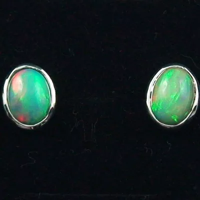 Echte 925er Ohrstecker 2,17 ct. Grüne Welo Opale Ohrringe Opalohrstecker - Echter Opalschmuck mit Lichtbild-Zertifikat ganz einfach online kaufen 1