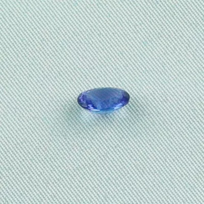 dunkelblauer AAA Tansanit der Spitzenklasse mit 1,19 ct - Echte Edelsteine online kaufen bei der Opal-Schmiede! 8,02 x 6,06 x 3,48 mm