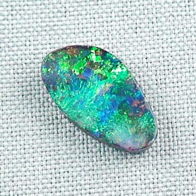 7,52 ct Grüner Boulder Opal mit brillanten Farben aus Australien 20,92 x 11,64 x 4,29 mm | Echte Opale mit Zertifikat online kaufen - Versicherter Versand!5