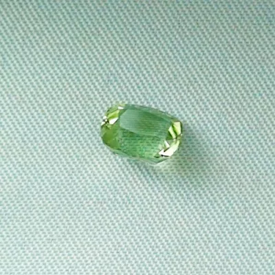 Strahlender grüner AAA Verdelith Turmalin 1,68 ct cushion - Kissen Schliff - Ringherstellung​