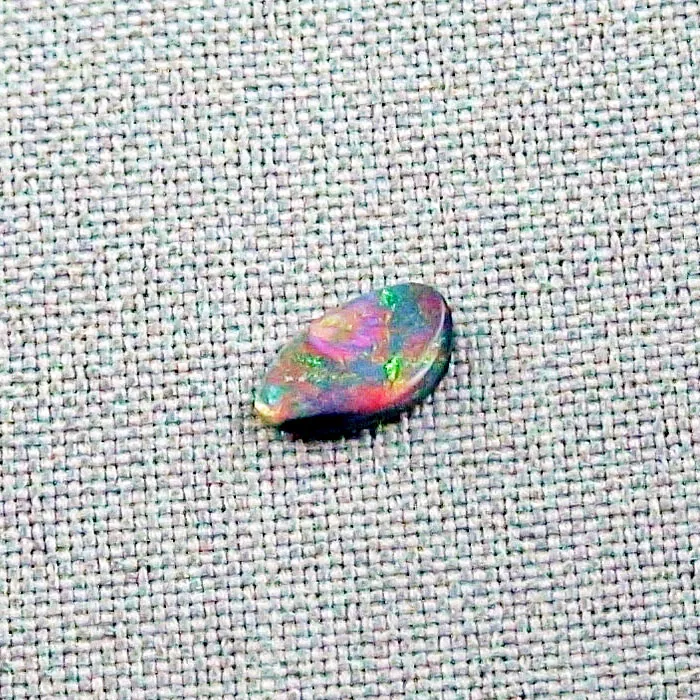 Black Opal 0,91 ct Brillantes Multicolor Vollopal