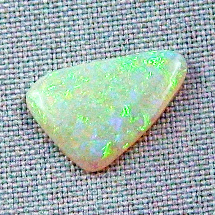 White Opal 5,90 ct Multicolor Coober Pedy Whiteopal