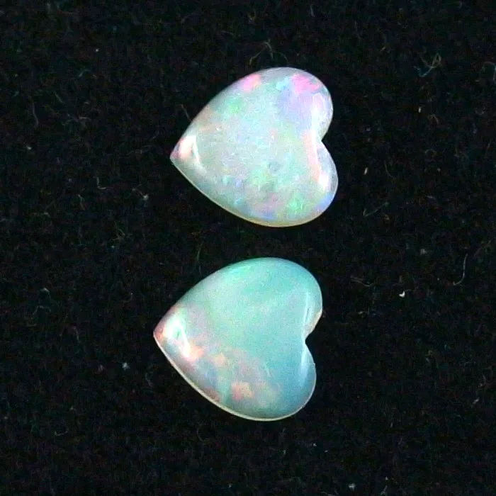 Herzform White Opal Pärchen aus Coober Pedy 0,90 ct. + 0,81 ct.