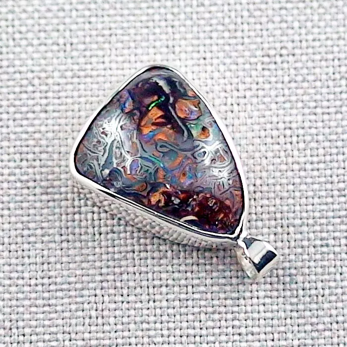 Opalanhänger 10,65 ct Boulder Matrix Opal mit Silberkette