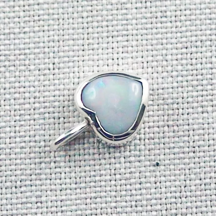 Opalanhänger 1,13 ct White Opal mit 925er Silberkette