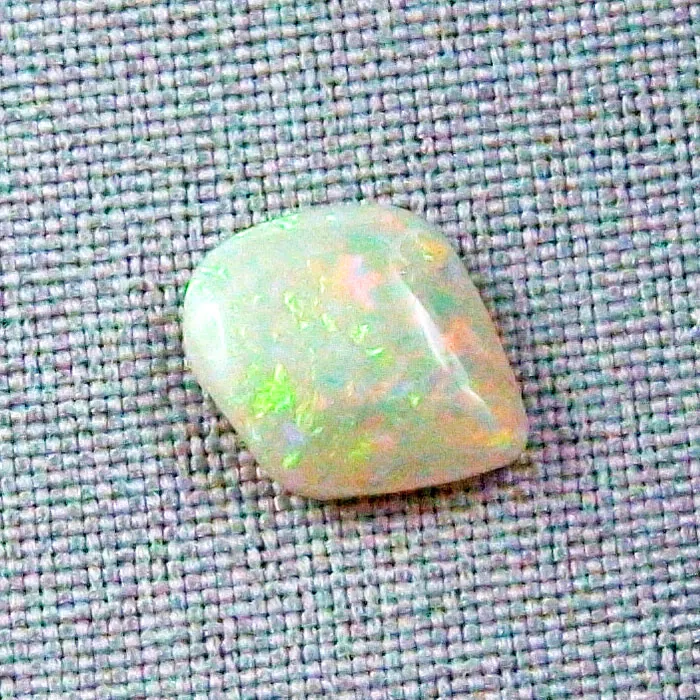 White Opal 4,18 ct. Multicolor Coober Pedy Whiteopal