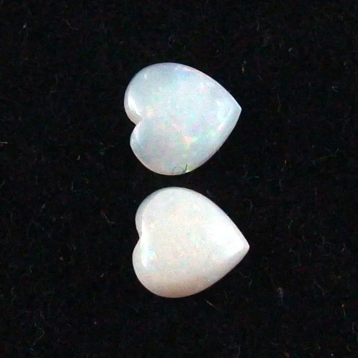 Herzform White Opal Pärchen aus Coober Pedy - 1,75 Karat