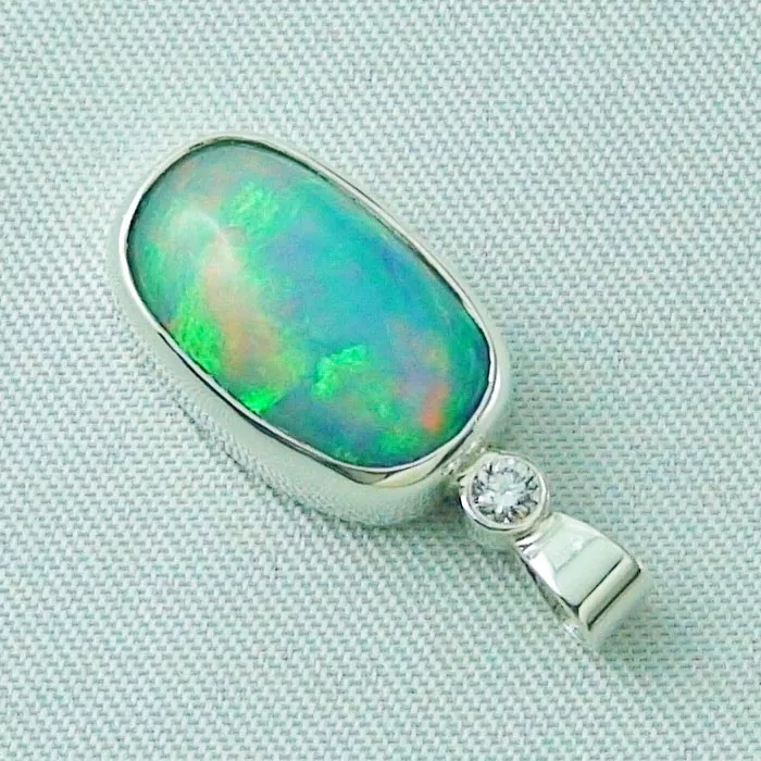 Massiver 925er Silber-Opalanhänger mit 3,59 ct Welo-Opal u. Diamant 0,05 ct
