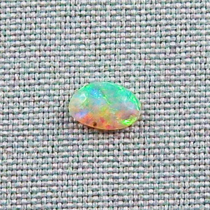 Black Crystal Opal 0,84 ct Grüner Multicolor Vollopal