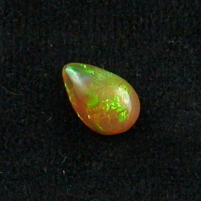 Welo Opal 3,55 ct - tropfenförmiger Edelstein