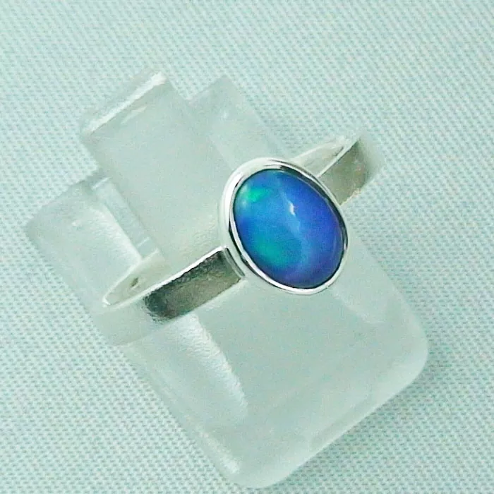Silberring mit blauen 0,59 ct Welo Opal Eleganter Damenring