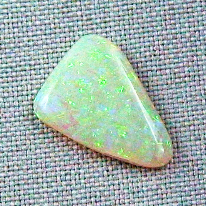 White Opal 5,90 ct Multicolor Coober Pedy Whiteopal