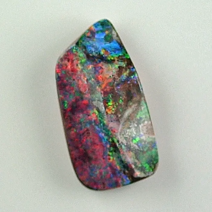 Black Boulder Opal 17,42 ct Brillantes Multicolor Investment Edelstein