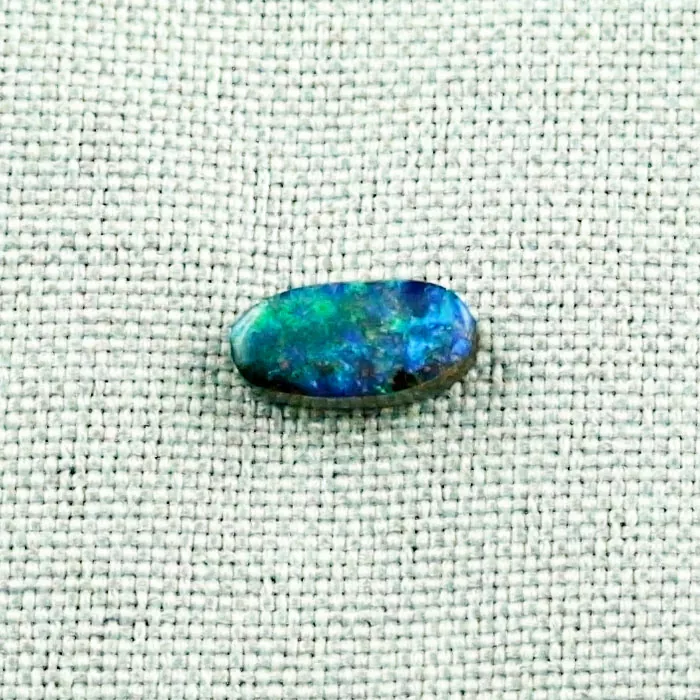 1,91 ct intensiv blauer Boulder Opal Edelstein