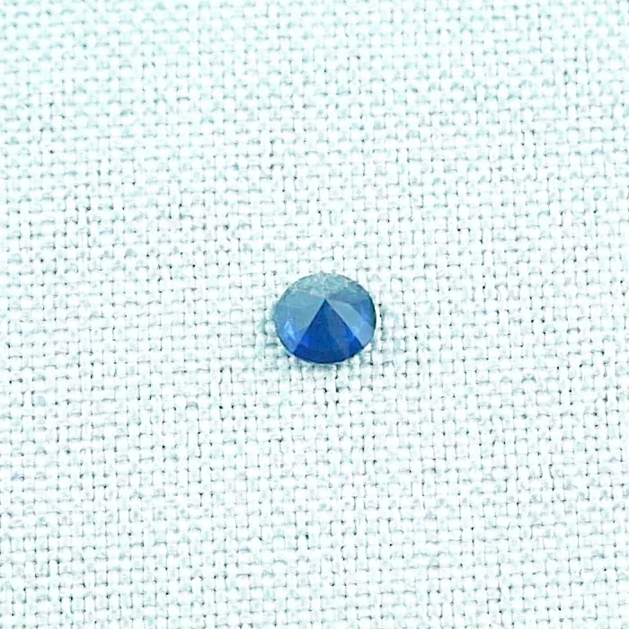 0,69 ct königsblauer Saphir Diamantschliff Edelstein