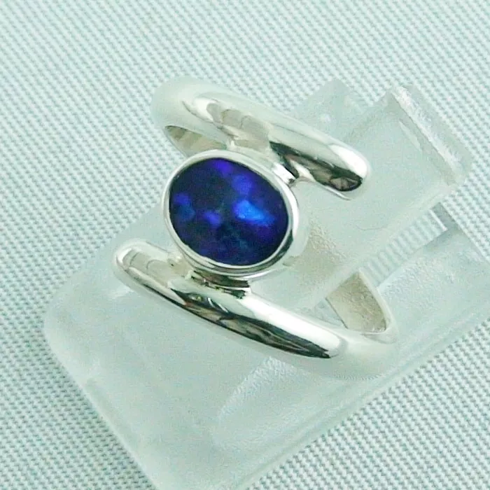 Blauer Silberring mit 0,89 ct Black Opal Stein