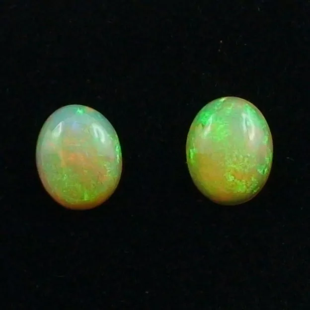 Multicolor Edelsteine 1,65 u. 1,72 ct Welo Opal Paar