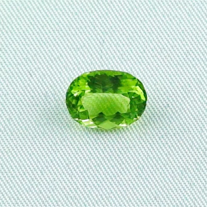 3,51 ct Peridot Chrysolith Oval Portuguese Ringstein Edelstein