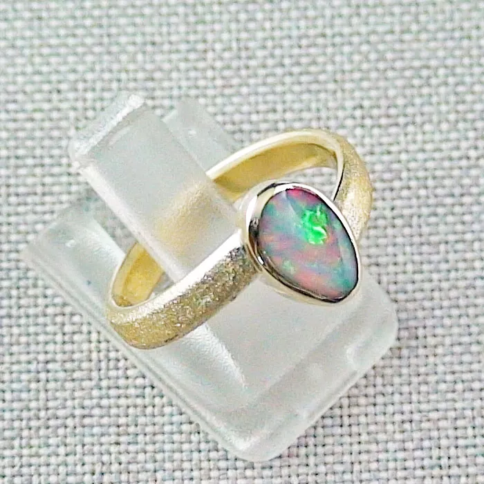 Weiß-Opal-Ring bzw. 585er Goldring 14k mit Multicolor 0,75 ct White Opal