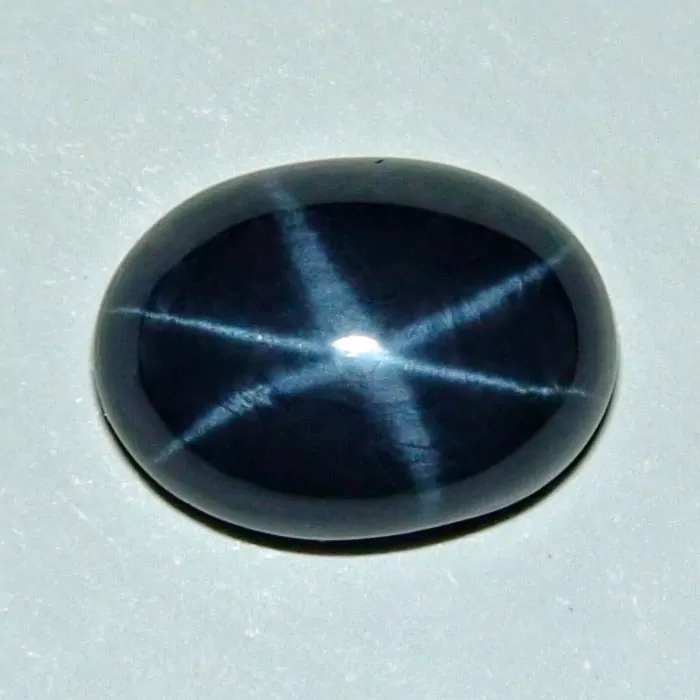Echter blauer Stern-Saphir 9,36 ct mit Cabochon-Schliff