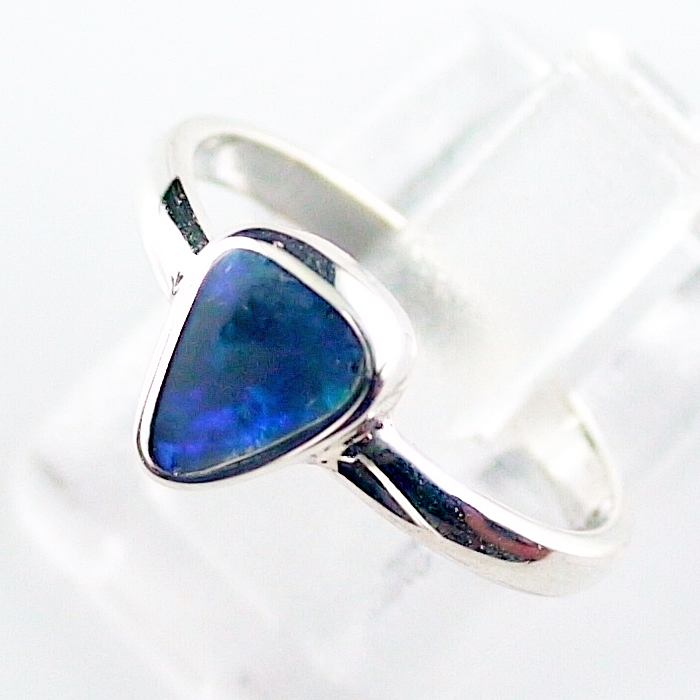 Opal Ring aus 935er Silber mit blauem 0,63 ct. Black Opal