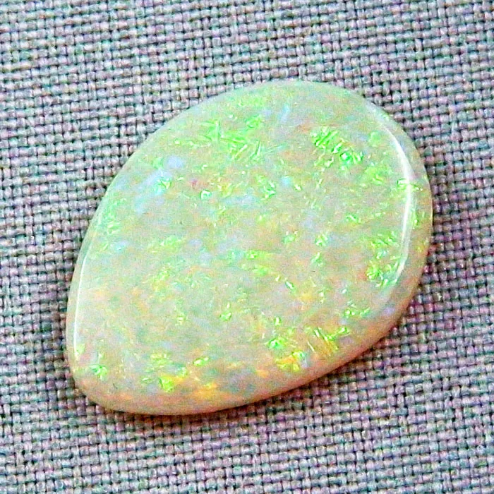 17,60 ct White Opal Multicolor Coober Pedy Whiteopal