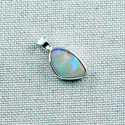 Silberkette mit Opalanhänger und 1,69 ct White Opal