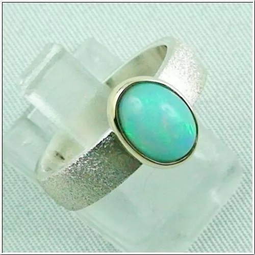 Massiver Opalring Silber 1,67 ct mit Welo Opal in 14k Gold