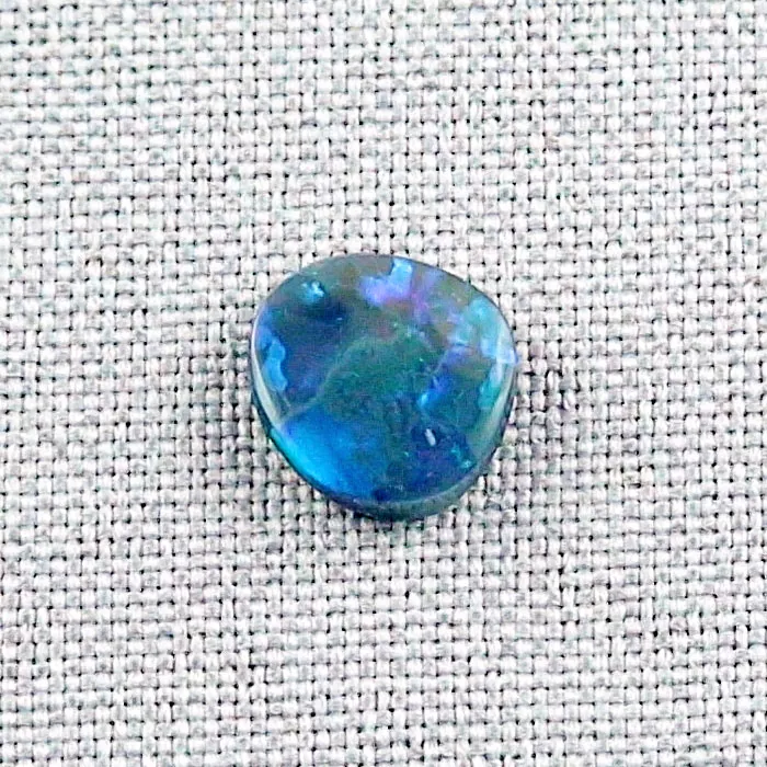 Blauer Black Crystal Opal 2,80 ct Multicolor Vollopal Lightning Ridge
