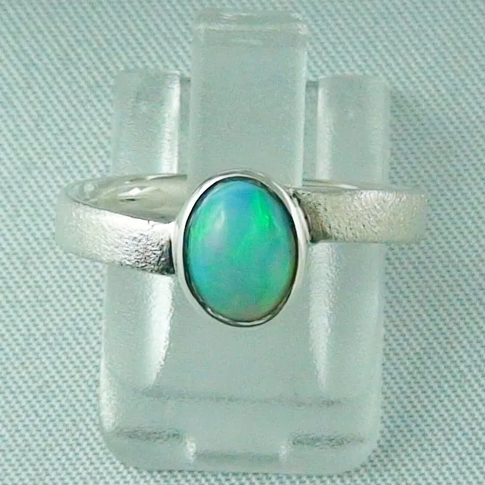 Massiver Silberring mit grünen 0,63 ct Welo Opal Damenring mit Opal