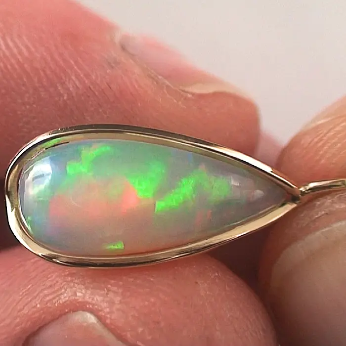 🦚 Massiver 18k Opal Anhänger mit Welo Opal 7,36 ct