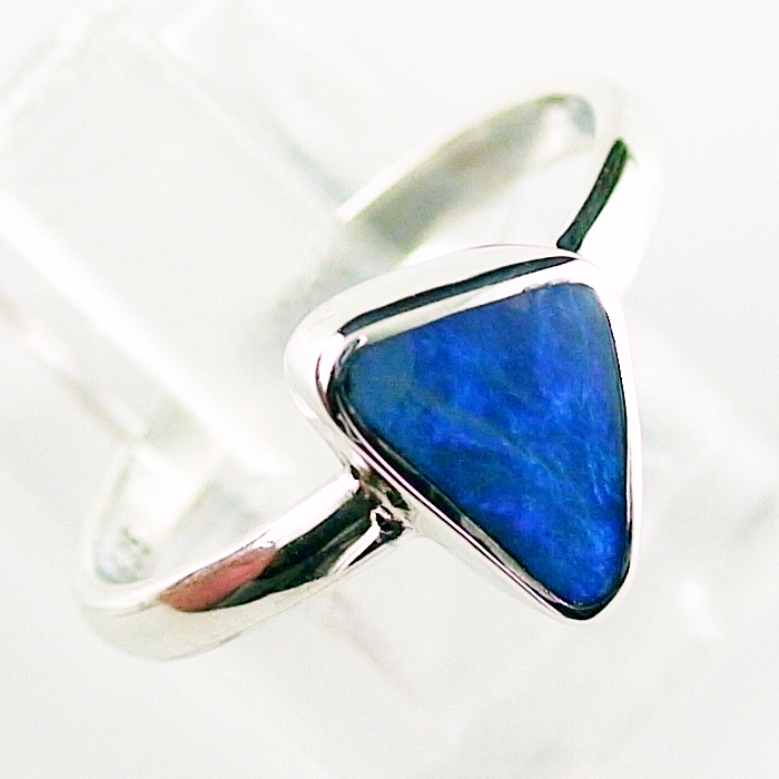 Opal Ring aus 935er Silber mit blauem 0,38 ct. Black Crystal Opal 