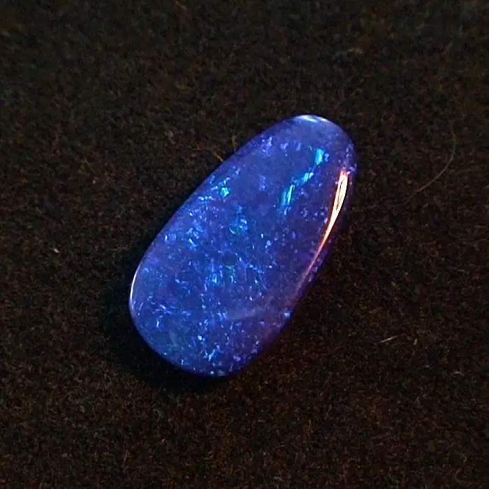 Blauer 10,75 ct Boulder Opal intensiv Multicolor Investment