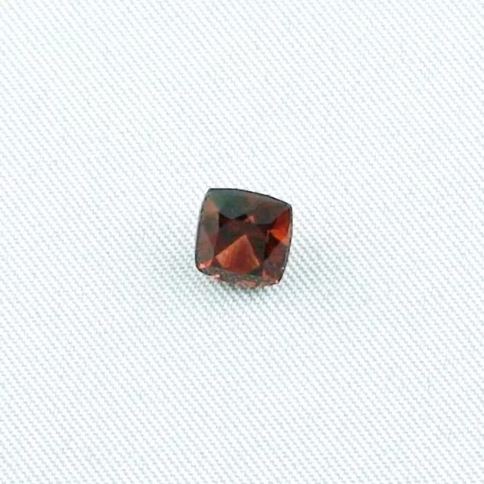 Roter 1,93 ct Granat Kissenschliff Rhodolite Edelstein