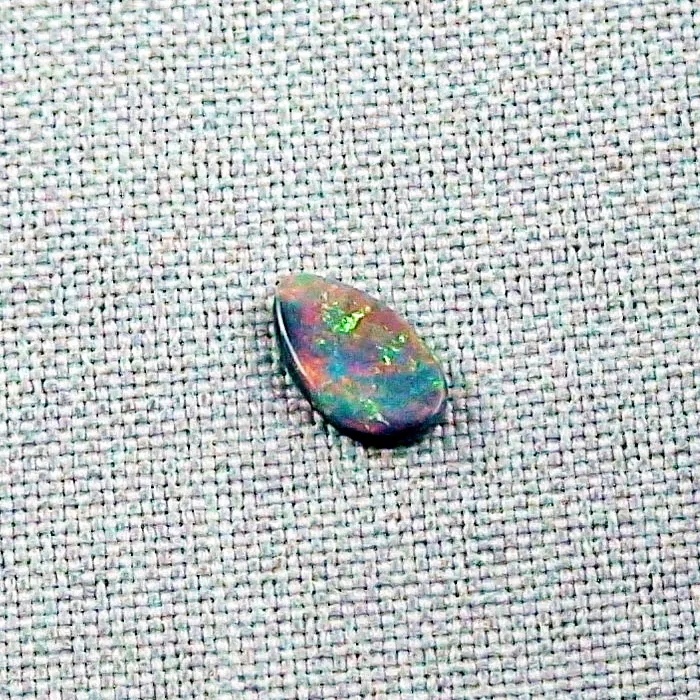Black Opal 0,91 ct Brillantes Multicolor Vollopal
