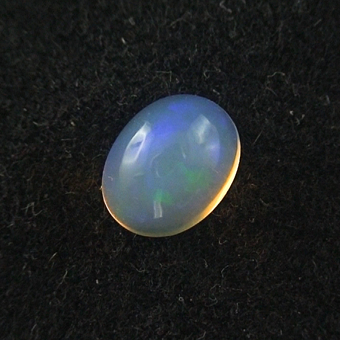 Blauer Welo Opal 1,68 ct aus Afrika