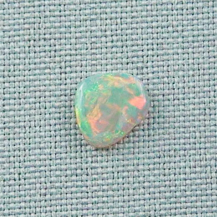 1,53 ct multicolor Black Crystal Opal aus Lightning Ridge