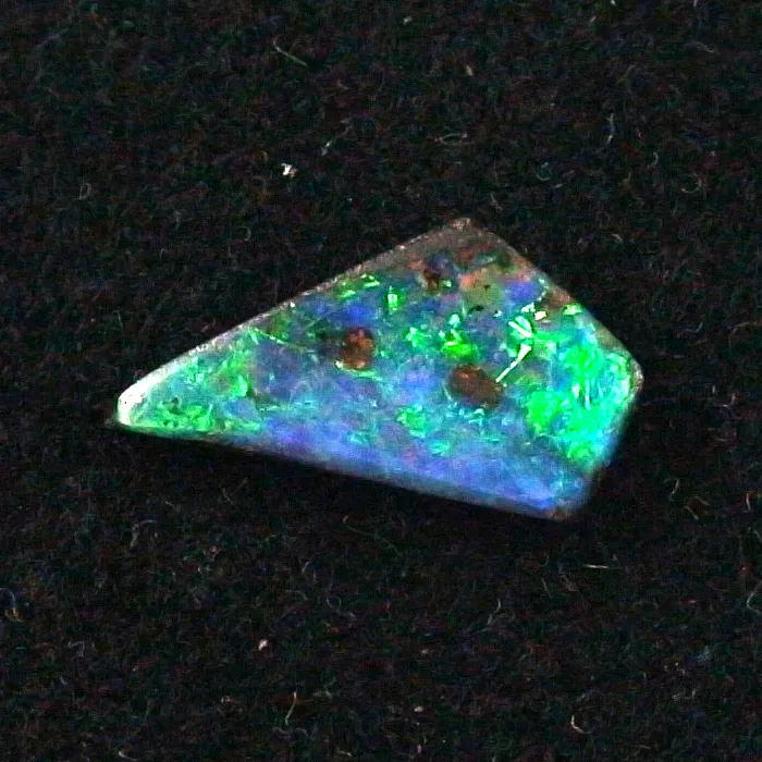 3,07 ct Boulder Opal 16,35 x 9,61 x 3,44 mm Opalstein Multicolor