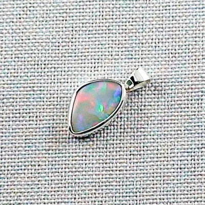 Silberkette mit Opalanhänger und 1,69 ct White Opal