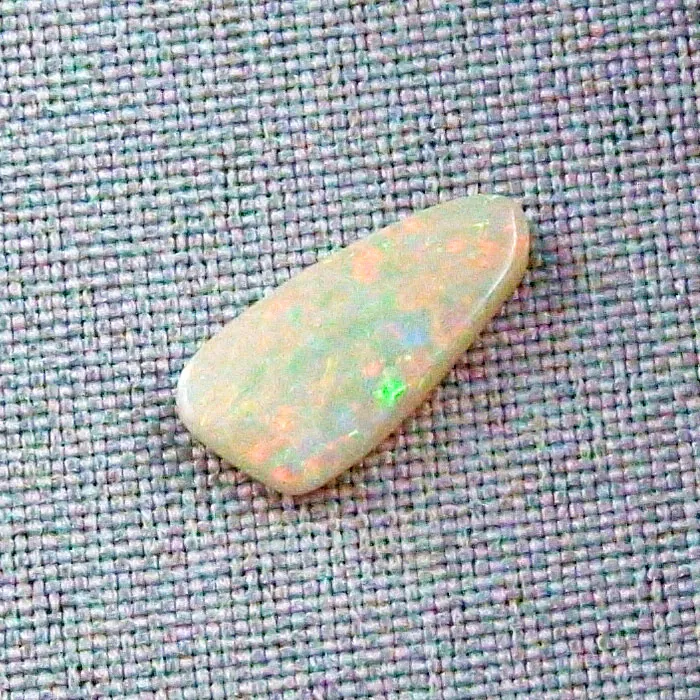3,30 ct White Opal Opalstein Multicolor Coober Pedy Australien