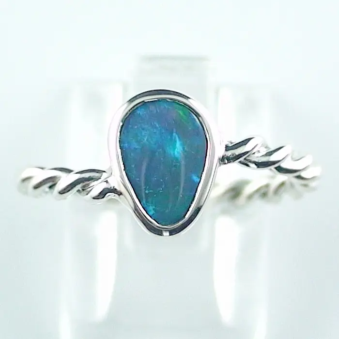 Kordelring mit Opal aus 935er Silber mit einem 0,57 ct. blau türkisem Black Crystal Opal